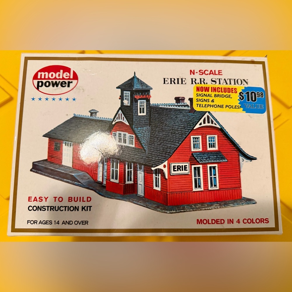 vintage Model Power N-Scale Erie Railroad Station Kit – Complete Unbuilt